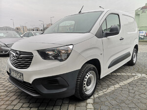 Opel Combo E 1.5 HDI AdBlue 76KM Cargo 2-Osobowy 2018r. II Właściciel Rzeczywisty Przebieg Potwierdzony Książką Serwisową Klimatyzacja Czujniki Cofania Hak Holowniczy 2xKpl Kół Lato/Zima Bezwypadkowy